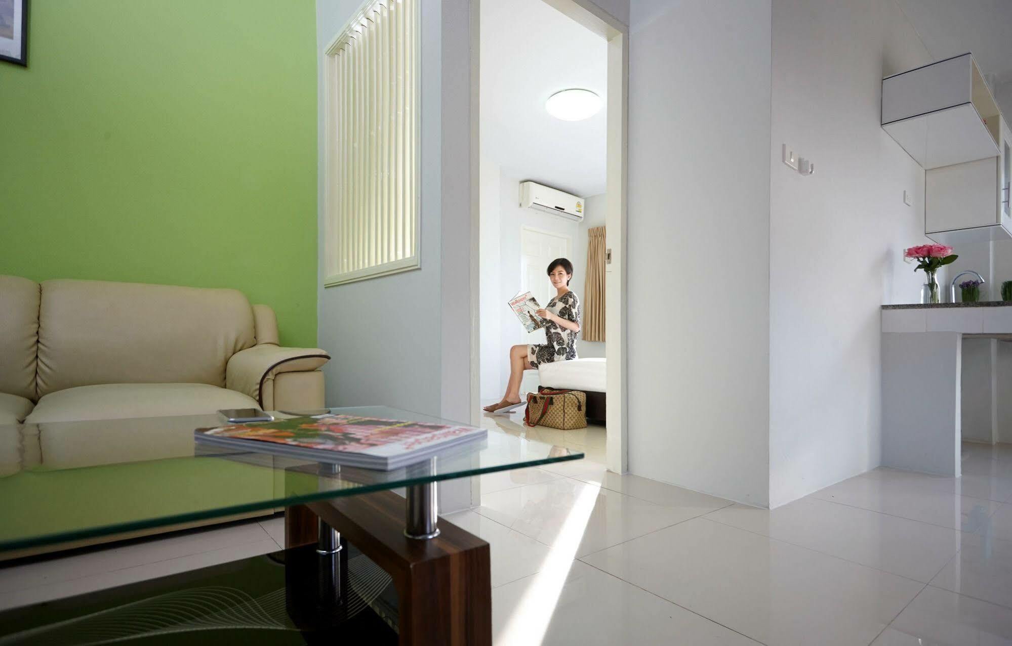 Praso Residence Bangkok Exterior photo